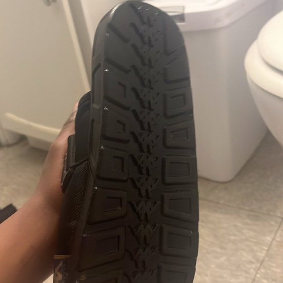 Sandals_&_Flip_Flops